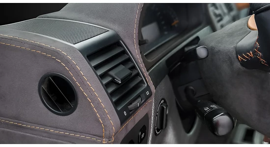 Alcantara: Analiza supremă a avantajelor – De la performanță și design la lux durabil